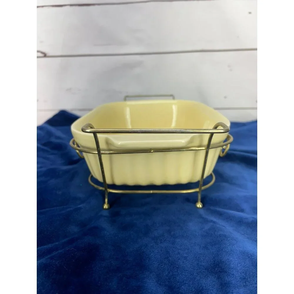 Vintage 1983 Pfaltzgraff Ceramic Casserole Dish‎ with Metal Rack